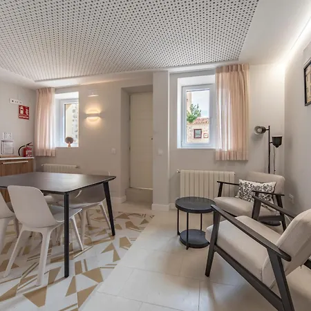Housing Puente De San Lorenzo Guest house